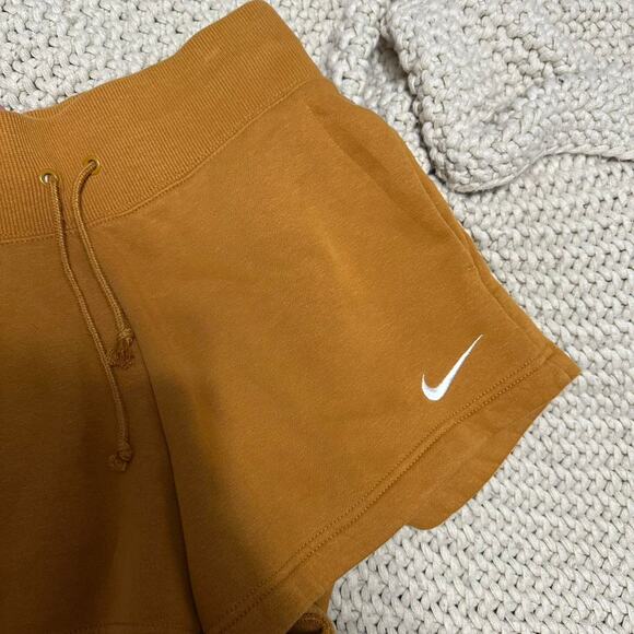 Nike dark yellow shorts - Picture 3 of 4